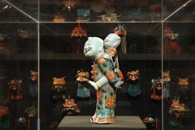 Enfants de Chine, petits tigres et jeunes dragons - Agrandir l'image 2 sur 7, fenêtre modale