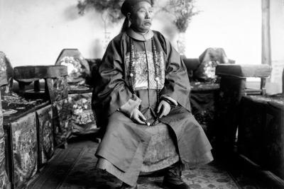 Un diplomate français en Chine - Agrandir l'image 4 sur 6, fenêtre modale