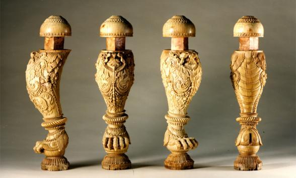 Pieds de trône royal - Enlarge image, modal window