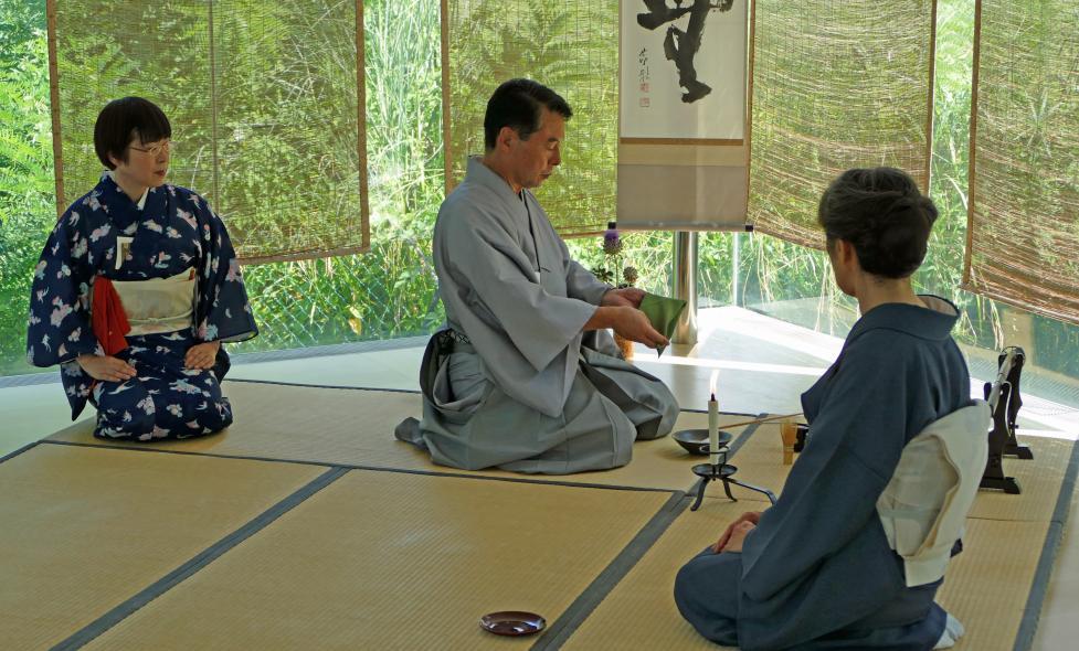 Cérémonie du thé de maître Soken - Agrandir l'image, fenêtre modale